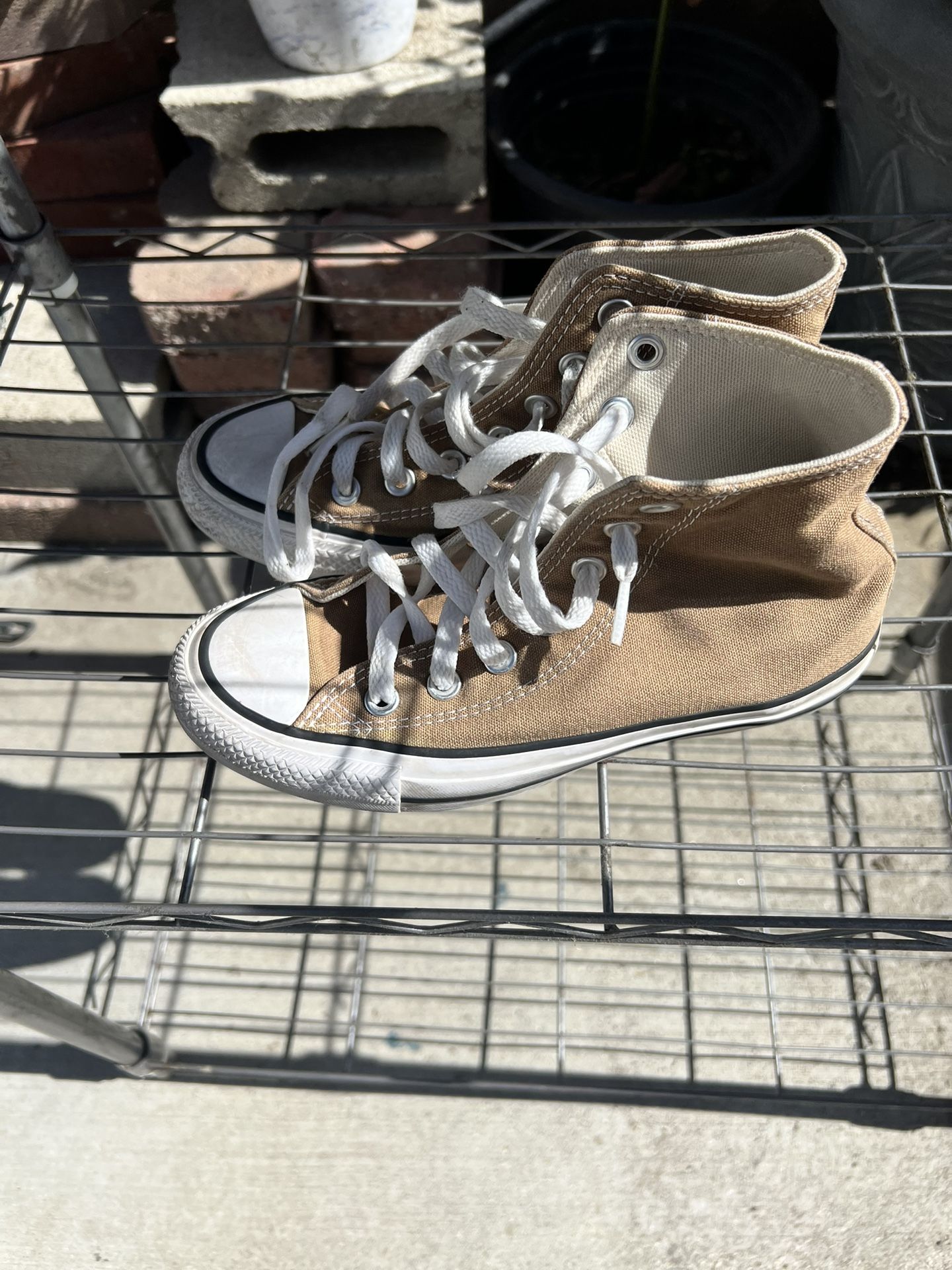 Converse Size 3 Men’s/ Converse Talla 3 Hombre