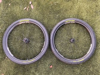 EMVE M8 29” Carbon Wheelset