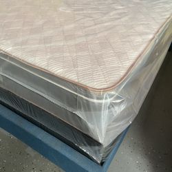 NEW KING SIZE SEMI FIRM MATTRESS W.BOXSPRINGS INCLUDED 