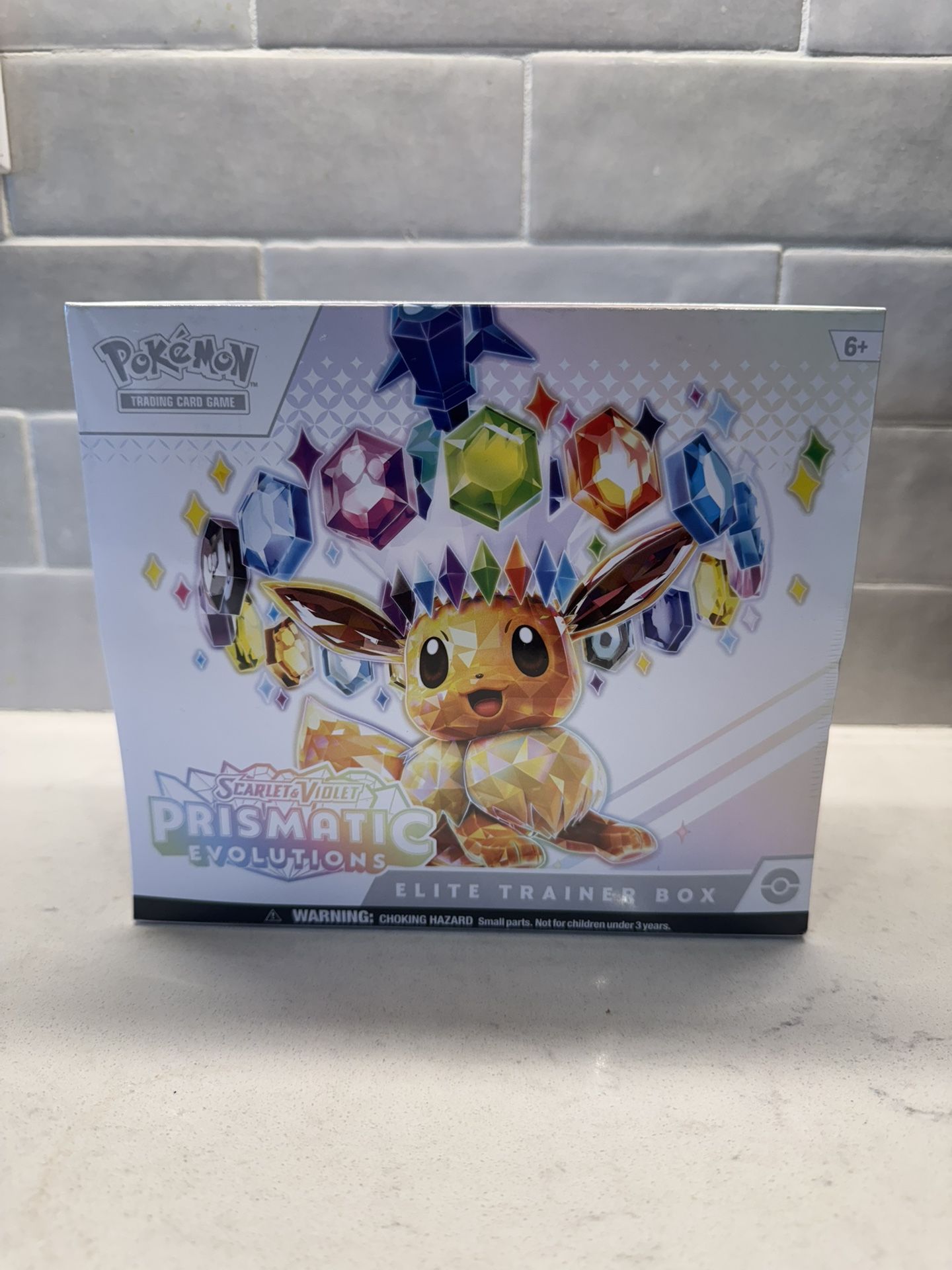 Pokemon Prismatic Evolutions ETB