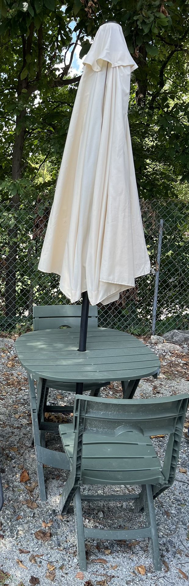 Like New Outdoor 3 Piece Folding Patio Set Plastic Green