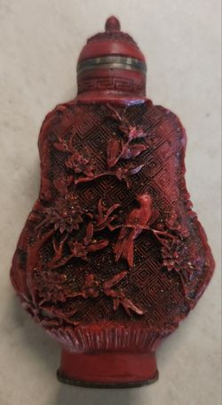 antique chinese snuff bottle