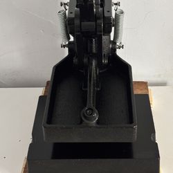 High Quality 8360 Hand Pressure Sampling Machine Manual Leather Cutting Machine