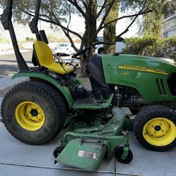 John Deere 2520 4x4 Hydrostatin