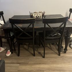 Kitchen/dining Table