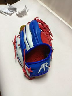 CUSTOM BASEBALL GLOVES for Sale in Duncanville, TX - OfferUp