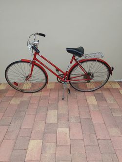Preowned vintage Raleigh women’s bike 27 inch bicycle