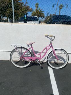 Ladies Schwinn beach cruiser