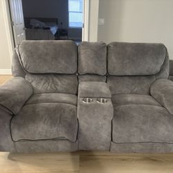 Recliner Couches With Ain’t Stain Material 