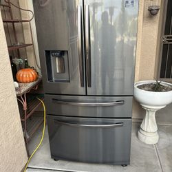 Samsung Black Stainless French Door Refrigerator 