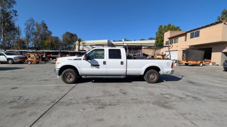 2011 Ford F-250 4x4 Crew Cab Work Truck