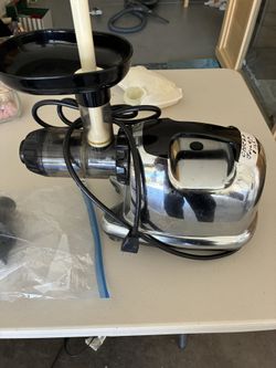 Omega Juicer