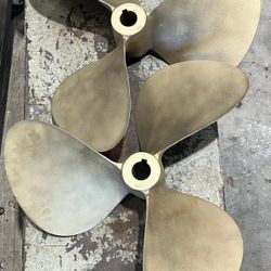 Prop 3 Blades Nibral, 26 DIA, 33 Pitch, R+L ROT, 2