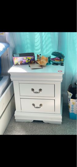 White night stand