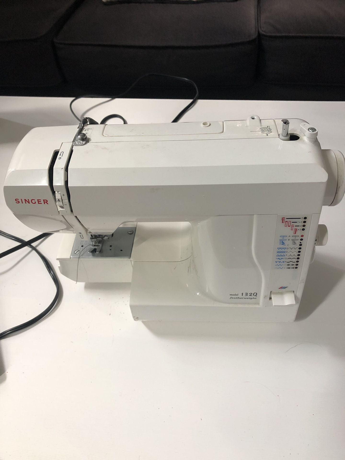 Singer Model 132Q featherweight sewing machine for Sale in Greenwood