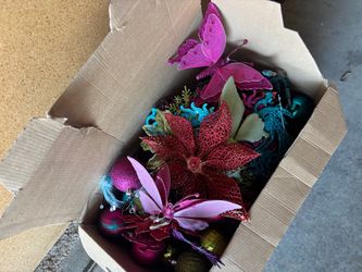Christmas Tree Ornament Decoration Lot