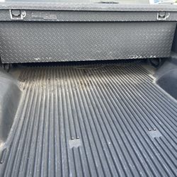 Truck toolbox