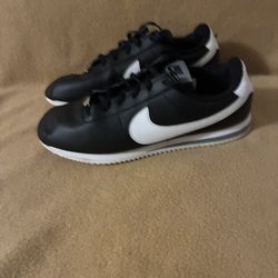 Blacks And White Nike Cortez