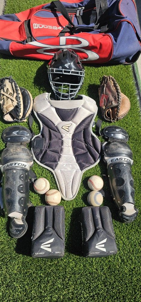 Easton Youth Catcher's Gear Set With Boomball Rolling Bag