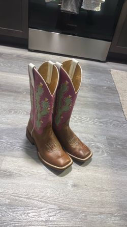 Macie Bean prickled pink cactus embroidered boots