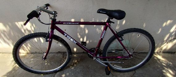 Trek 7000 Aluminum EASTON E9 ProGram Special Edition.