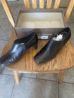 Black boots size 7