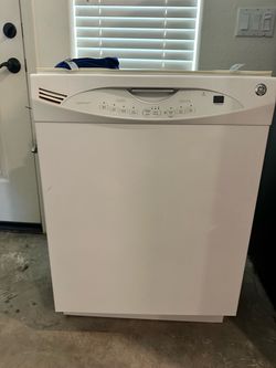 GE QuietPower 3 Built-In Dishwasher White