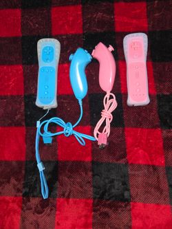 Nintendo Wii Remote and Nunchuk Controller Set