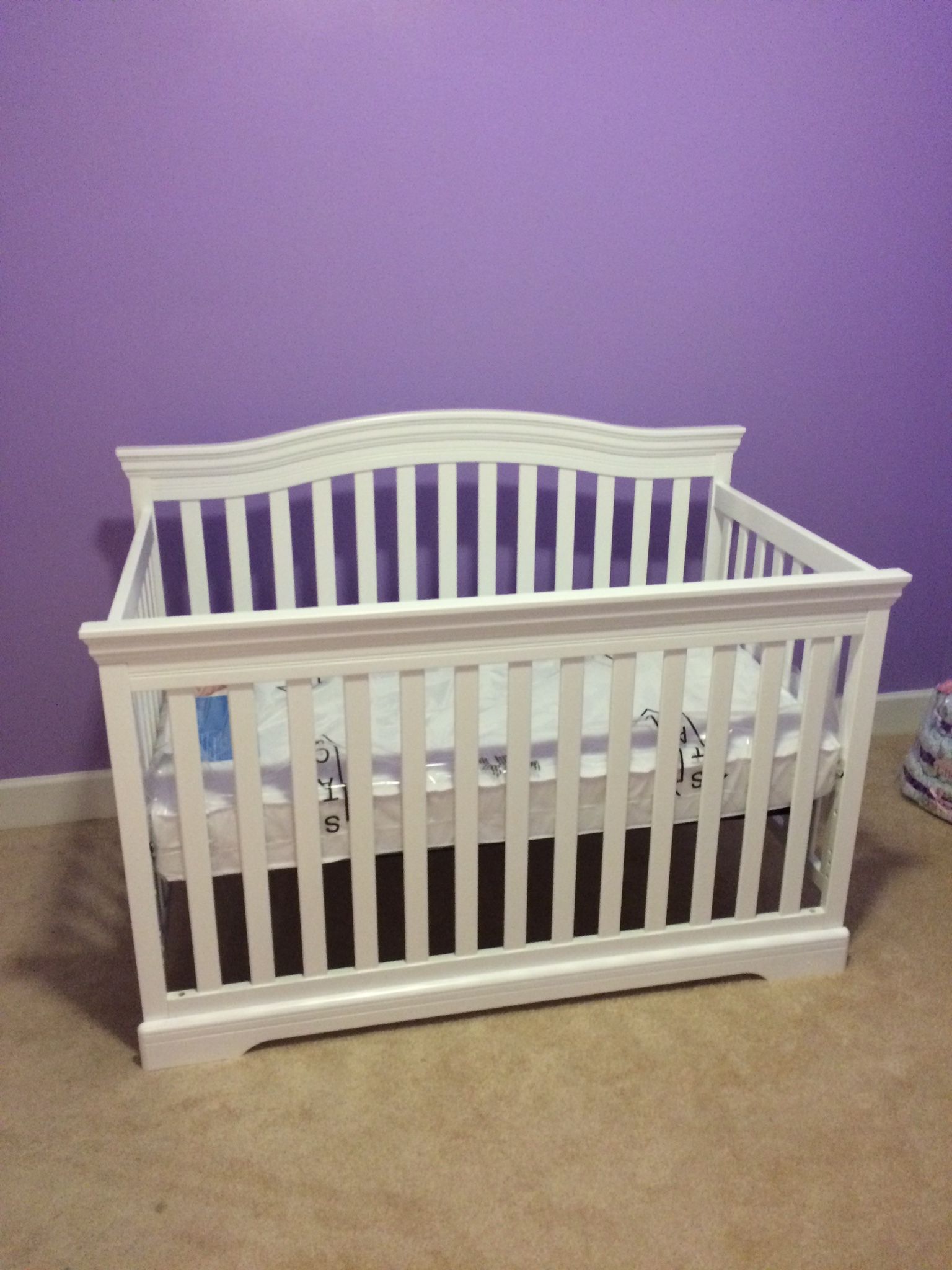 Broyhill 3-1 Baby Crib.