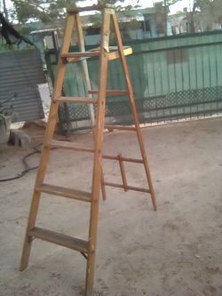 Ladder ( 6 feet tall) wood