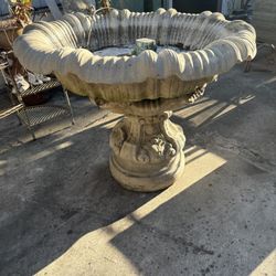 LARGE OUTDOOR FOUNTAIN 