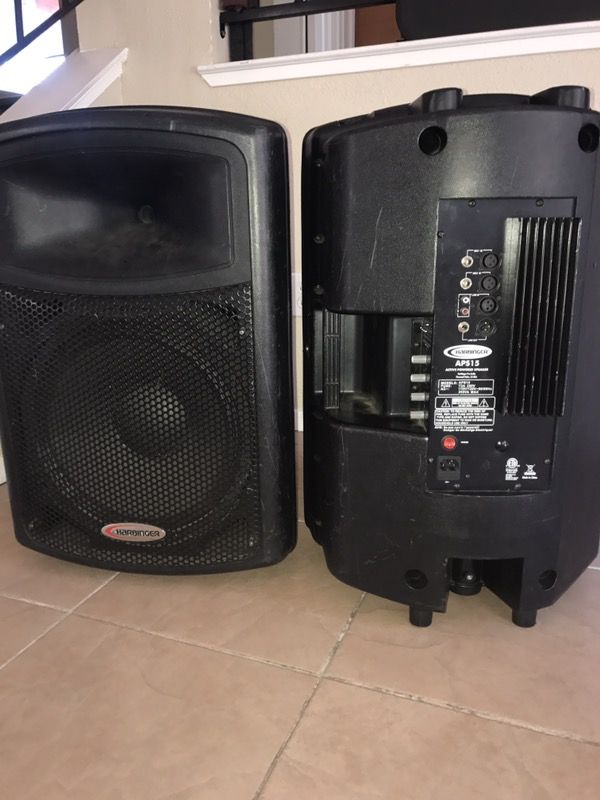 2 Harbinger APS15" Powered PA Speakers