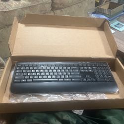 Logitech K520 Wireless Desktop Keyboard with Unifying Receiver