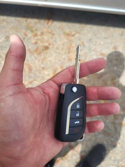 Spare Or Lost Keys/Hacemos Llaves