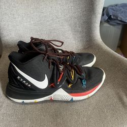 Kyrie 5 Friends Size 10.5 Men’s