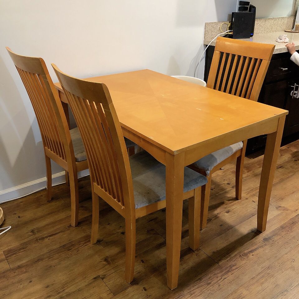 Modern Dining Table And 3 Chairs 