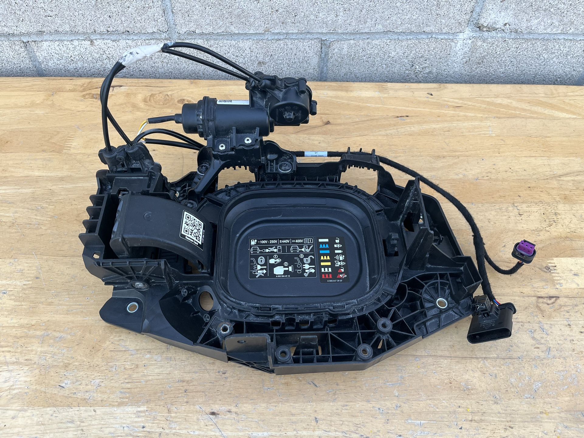 Mercedes-Benz Tank Filler Recess for Charging Socket Oem 