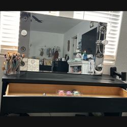 vanity desk with mirror