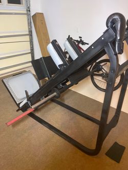 Leg Press / Hack Squat Machine