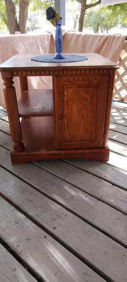 ACCENT TABLE