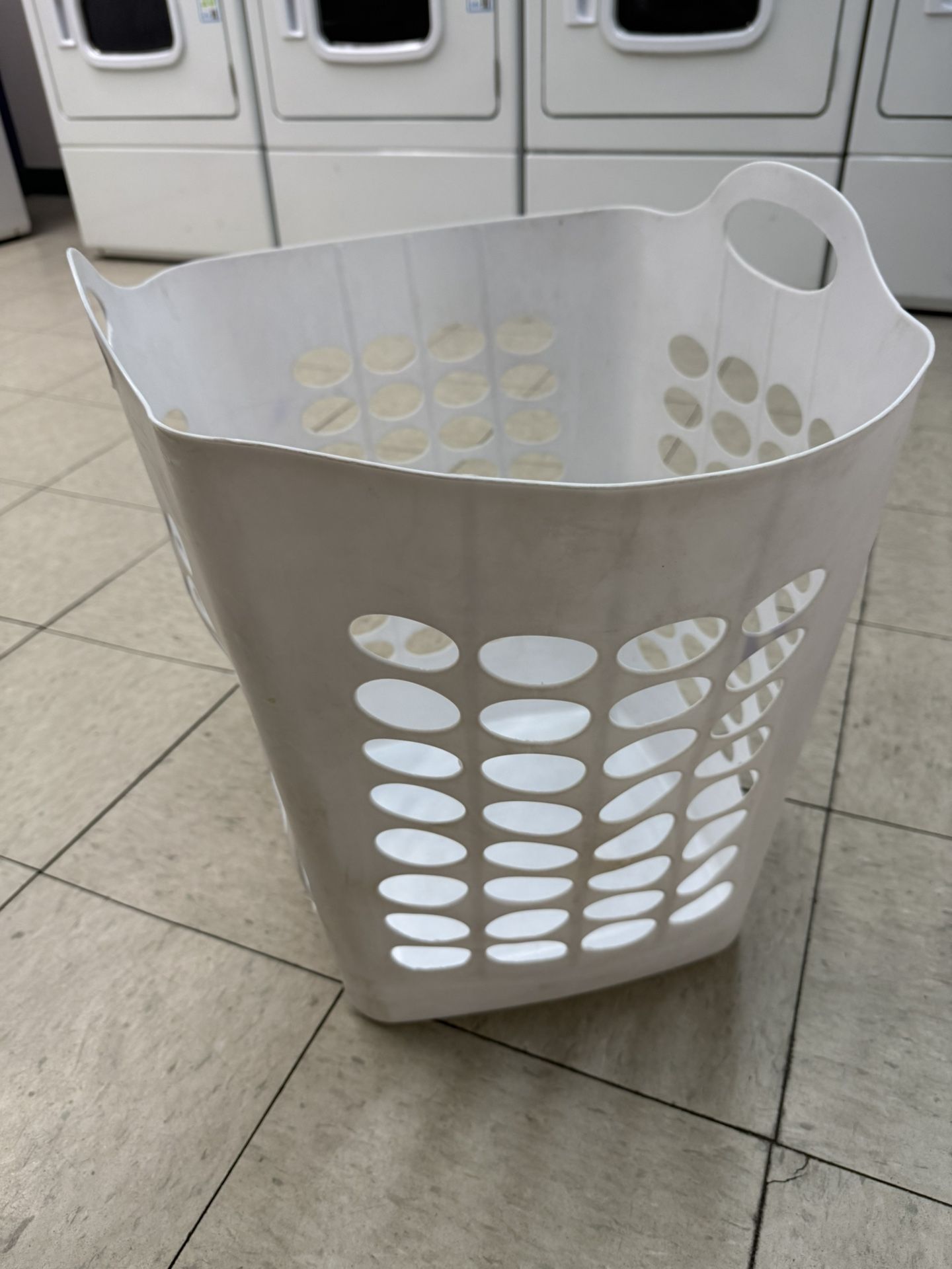 Laundry Basket 🧺