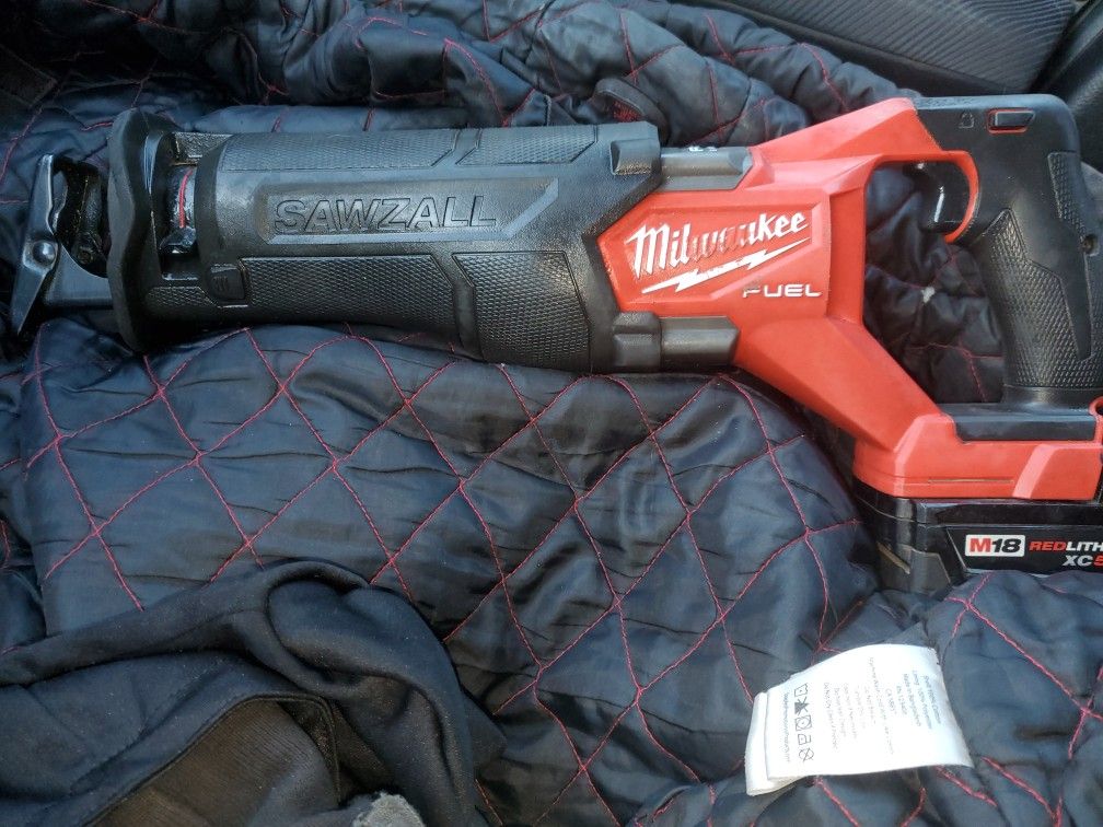 Milwaukee M18 Fuel Sawzall And 5 Ah Battery