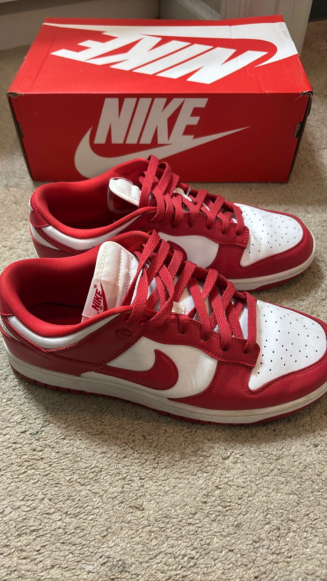Nuke Dunk Low SP Red/white