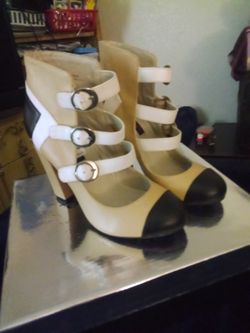 Mojo Moxy Ankle Strap Mary Jane Pumps Size 7