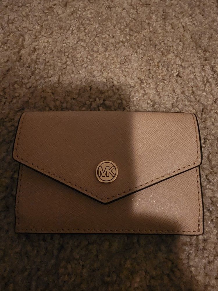 ***New Michael Kors Wallet Only $30 ***