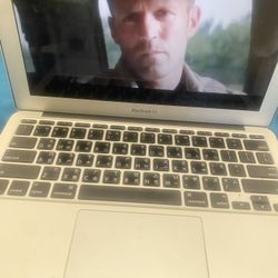 2010 MacBook Air (SLOW CAN B USED 4 PARTS)