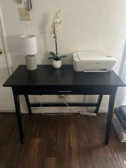 Black desk and black chair!