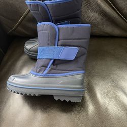 Children Place Snow Boots
