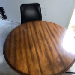 WOOD TABLE WITH 2 LEATHER CHAIRS