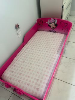 Cama para niña con colchón